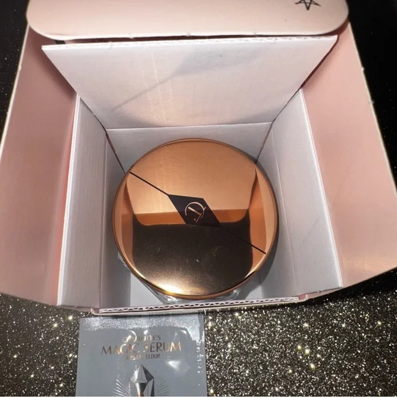 Charlotte Tilbury Magic Cream Anti-Aging Moisturizer 50mL - Picture 3 of 11